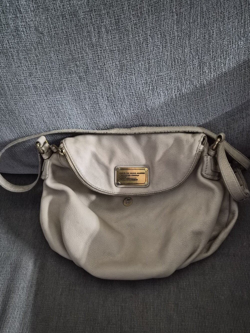 Marc by Marc Jacobs Cream Pebbled Leather Shoulder Bag with Gold Plate